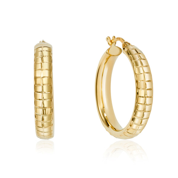 Bijora Creolen strukturiert aus recyceltem 925 Silber – vergoldet, Ø ca. 26,5 mm, ca. 5 mm breit, edle Oberflächenstruktur, Gesamtansicht auf weißem Hintergrund.