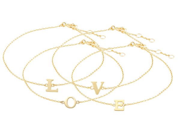 Bijora Buchstaben-Armband aus 585 Echtgold (14 Karat), Buchstabe frei wählbar von A–Z – diamantierte Ankerkette, 18 cm lang, personalisierbarer Goldanhänger, Gesamtansicht auf weißem Hintergrund.