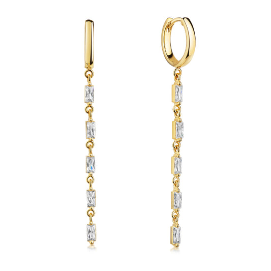 Bijora Klappcreolen mit 10 Zirkonia im Baguette-Schliff aus recyceltem 925 Silber – vergoldet, ca. 13 × 2,1 mm, elegante Ohrhänger, Gesamtansicht auf weißem Hintergrund.