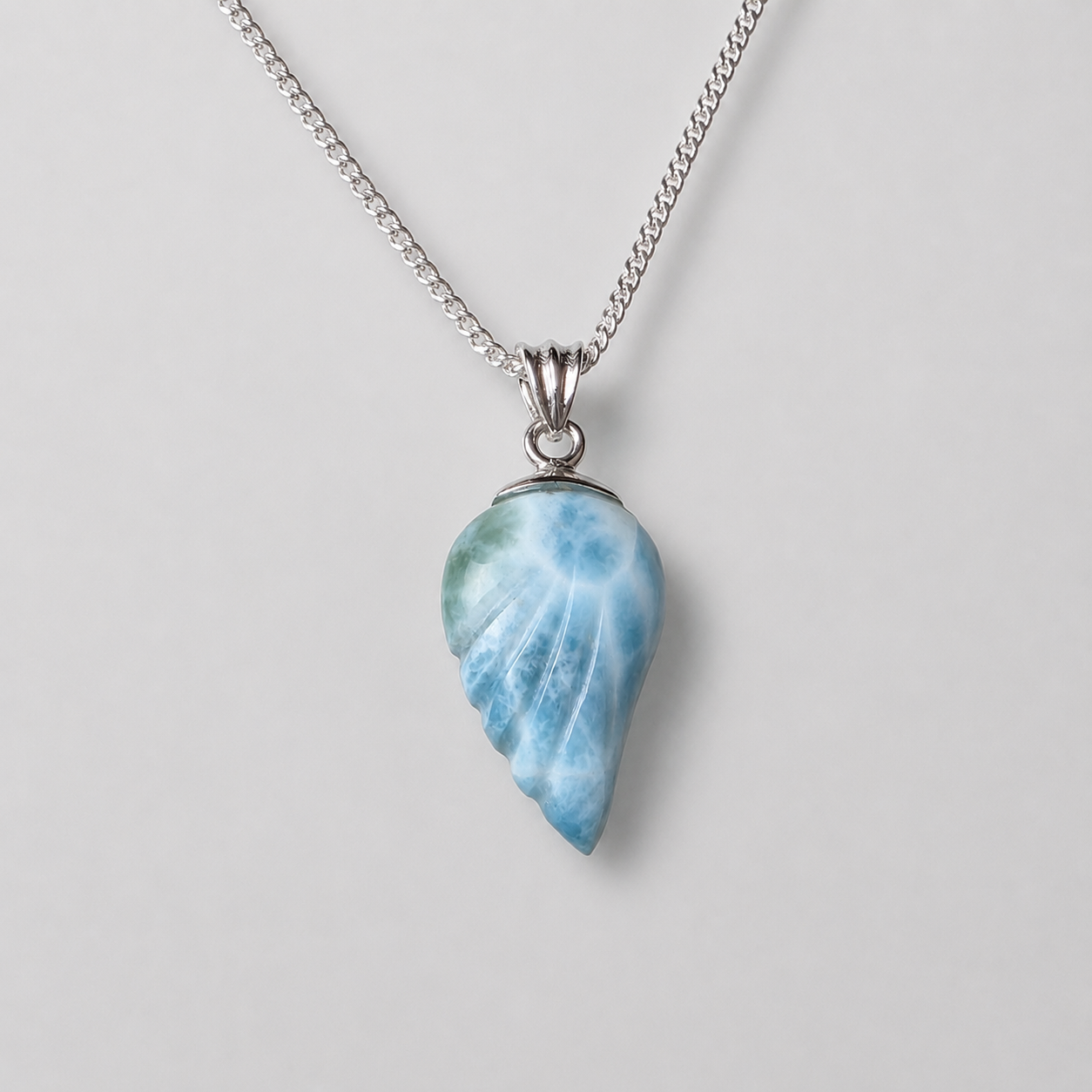 Larimar Engelsflügel Kette aus 925 Sterling Silber mit blauem Edelstein Anhänger