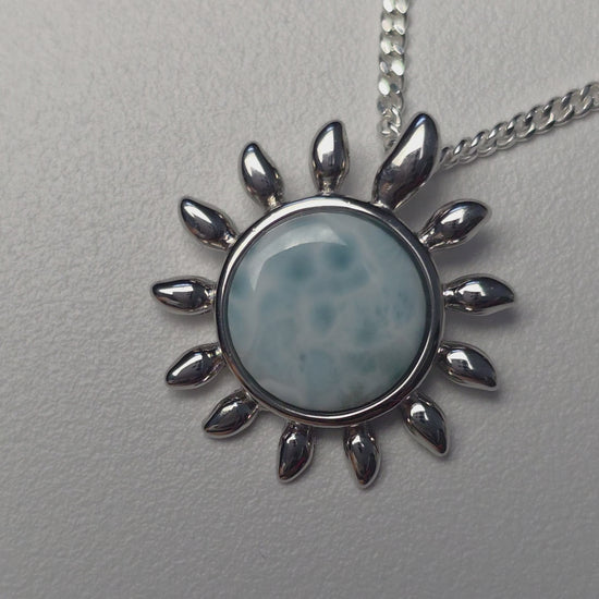 Larimar Sonnen Anhänger 925 Silber – Schmuck Video Ansicht des echten Larimar Edelsteins