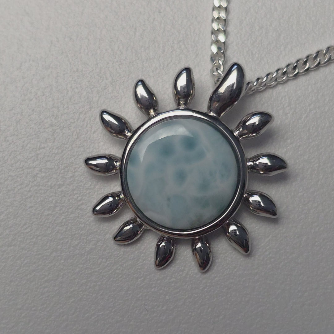 Larimar Sonnen Anhänger 925 Silber – Schmuck Video Ansicht des echten Larimar Edelsteins